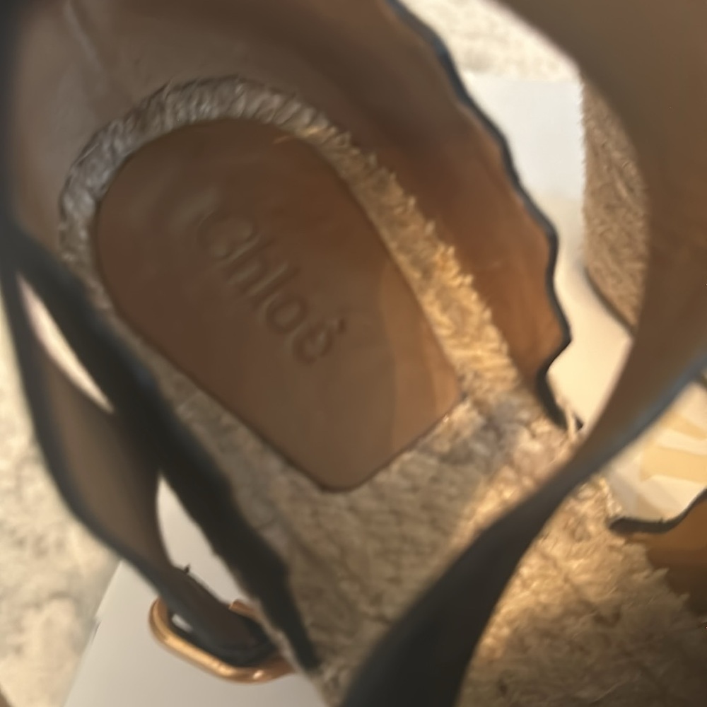 Chloe Wedge - Picture 3 of 9